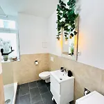 Casa Clara - Helle 2-zi-whg Nahe Uniklinik & Zentrum, Kueche Und Smarttv Magdeburg