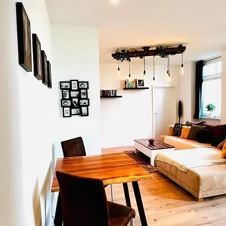 Casa Clara - Helle 2-zi-whg Nahe Uniklinik & Zentrum, Kueche Und Smarttv 아파트 마그데부르크