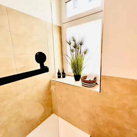 Casa Clara - Helle 2-zi-whg Nahe Uniklinik & Zentrum, Kueche Und Smarttv 아파트