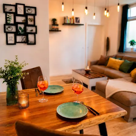 Casa Clara - Helle 2-zi-whg Nahe Uniklinik & Zentrum, Kueche Und Smarttv 아파트 *